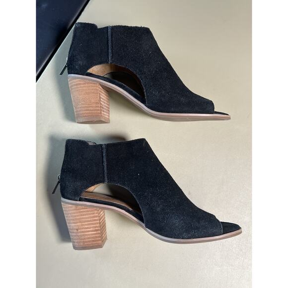 Lucky Brand Keight Black Suede Cut Out Side Peep Toe Sandal Booties Women 8M - Picture 3 of 8